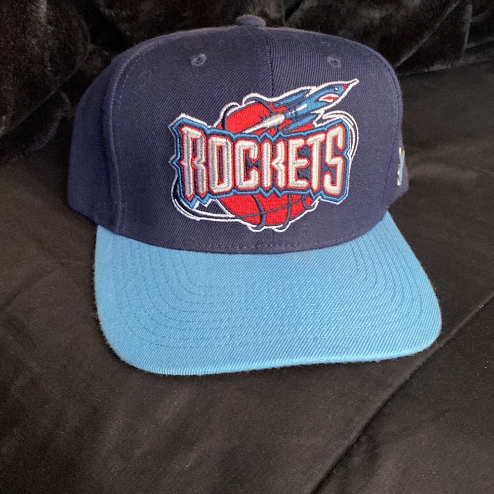 Fitted hats - Picture 3 of 10